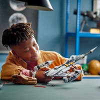 LEGO Star Wars TM 75325 The Mandalorian's N-1 Starfighter™